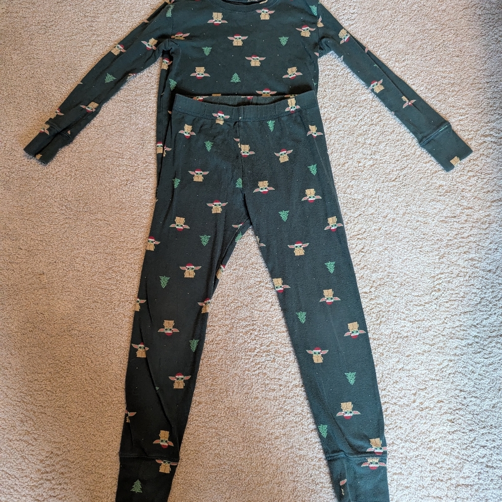 Grogu/Baby Yoda Christmas pajamas